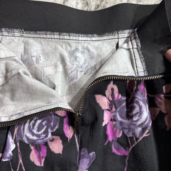 ELLE‎ black floral print skirt size small - Picture 5 of 6